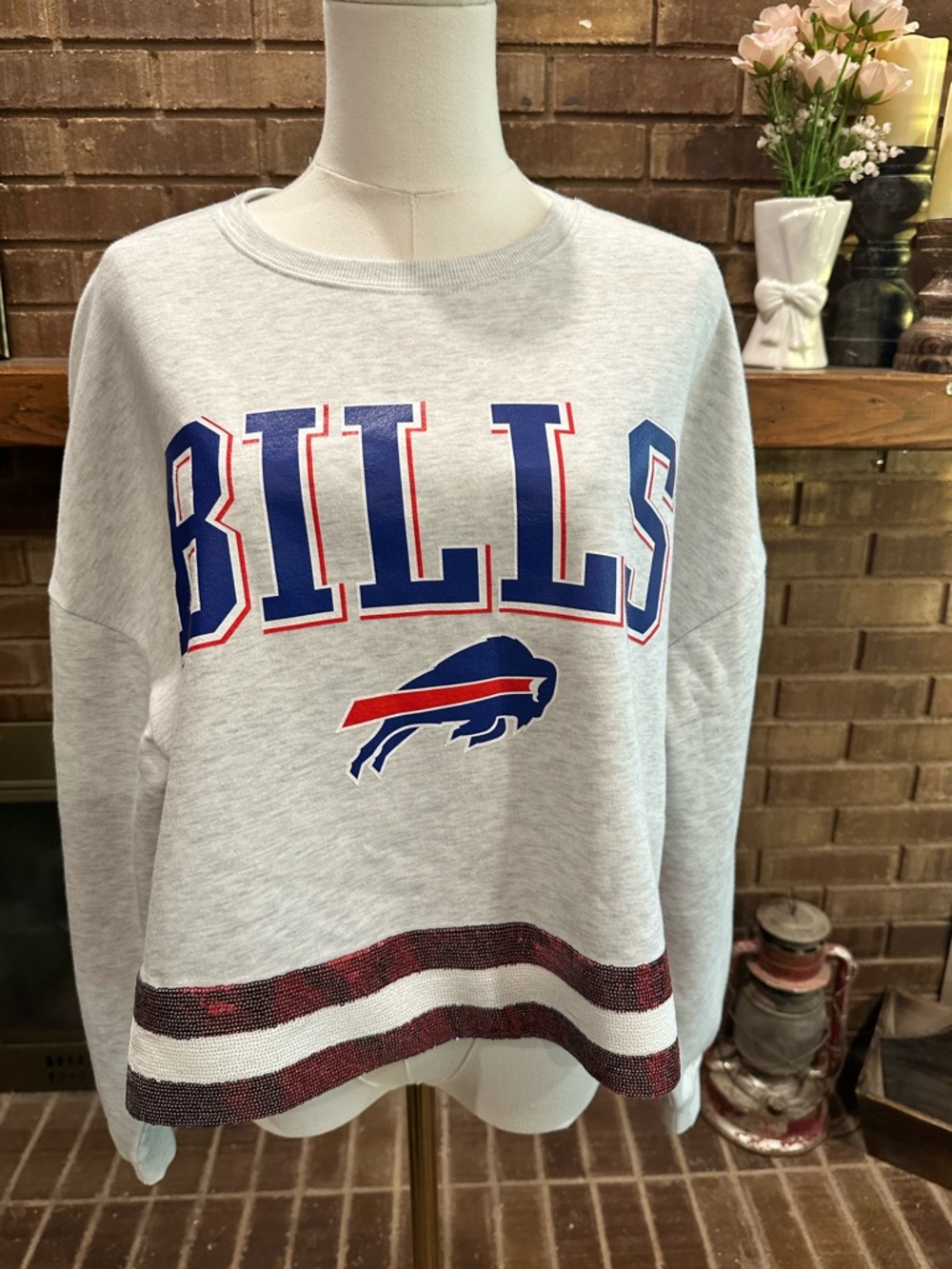 GAMEDAY COUTURE NWT Buffalo Bills Sequin Hem Cropped Sweatshirt M
